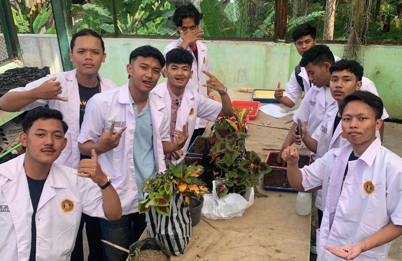 Foto Fasilitas greenhouse 2